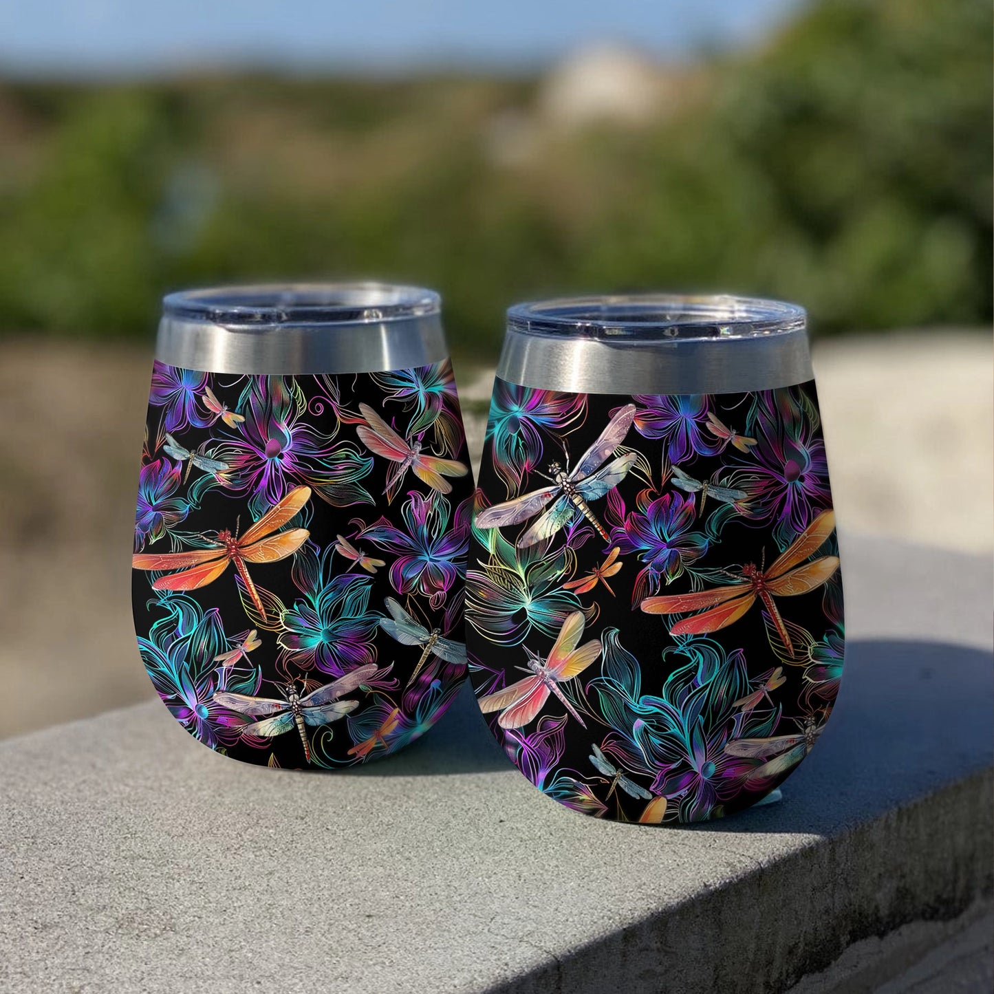 Glänzender Weinbecher „Mystery Dragonfly“