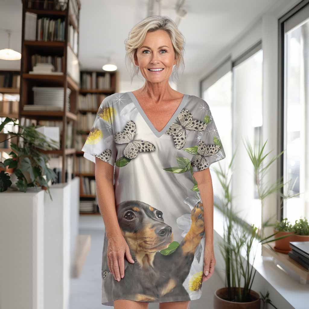 Dachshund ShinefulÂź V-Neck Womenâs Nightshirts With Butterflies Qa55