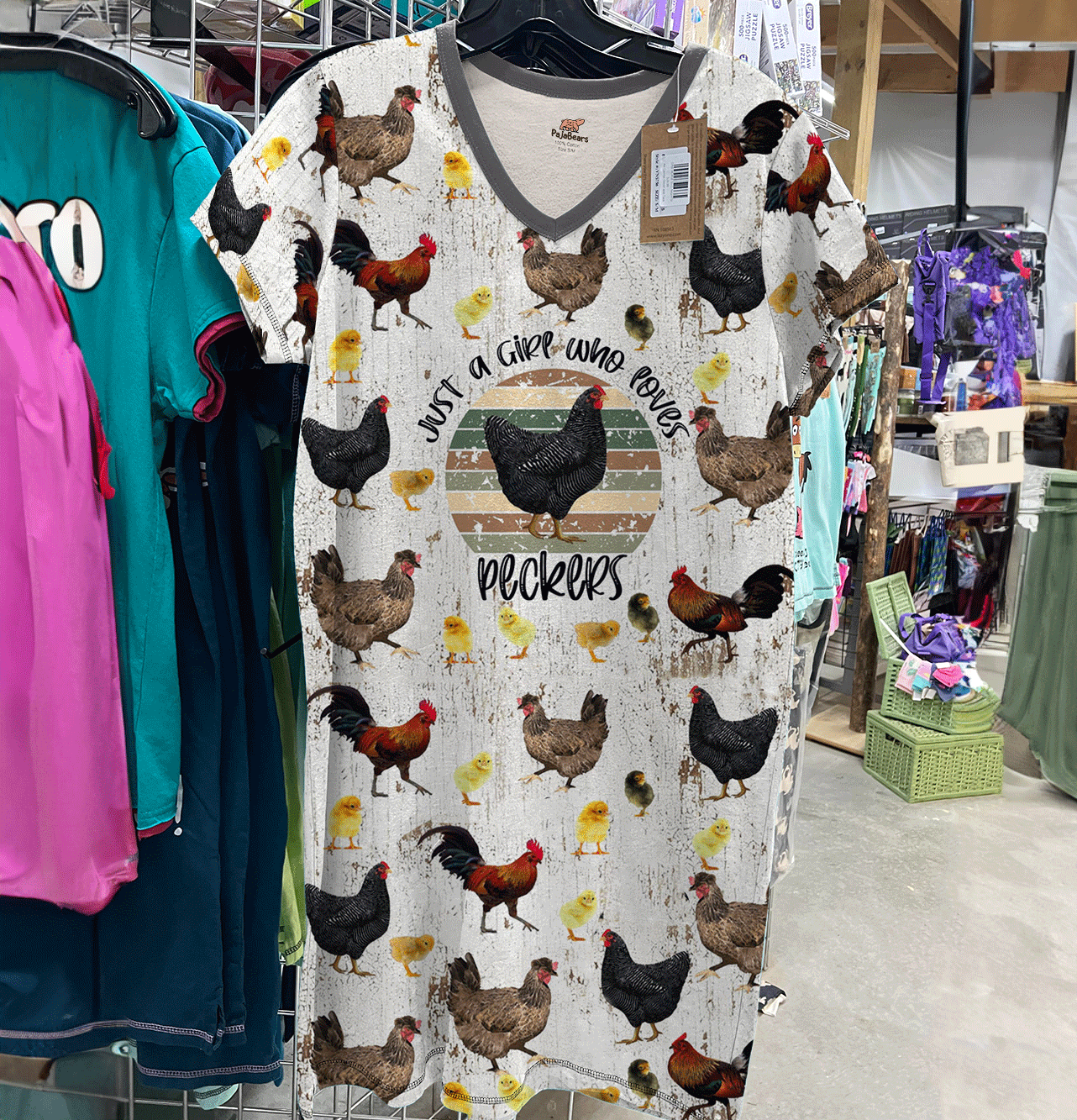 Chicken Shineful® V-Neck Nightshirts Ho3 Just A Girl Who Loves Peckers