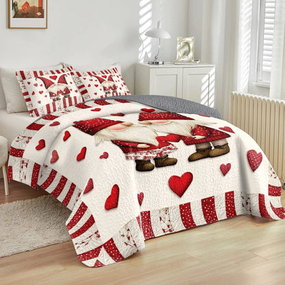 Shineful All Season Quilt 3-Piece Set Hugging Hearts Gnome