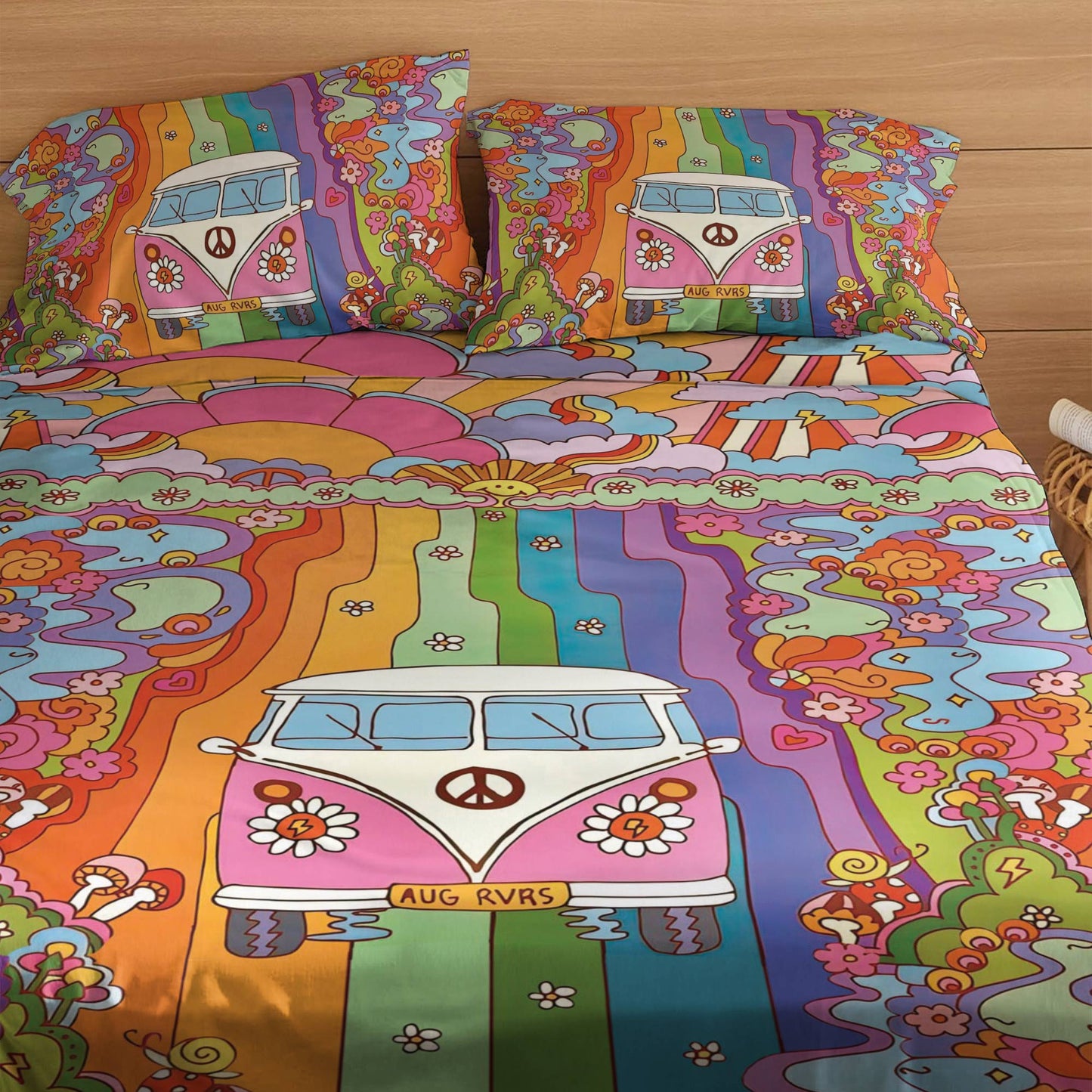 Shineful 4-Piece Bed Sheet Set Rainbow Hippie Van