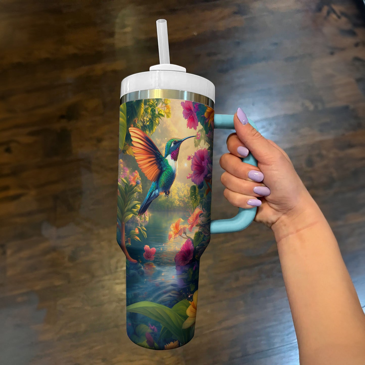 Shineful Tumbler Serenity im Flug: Das Paradies des Kolibris