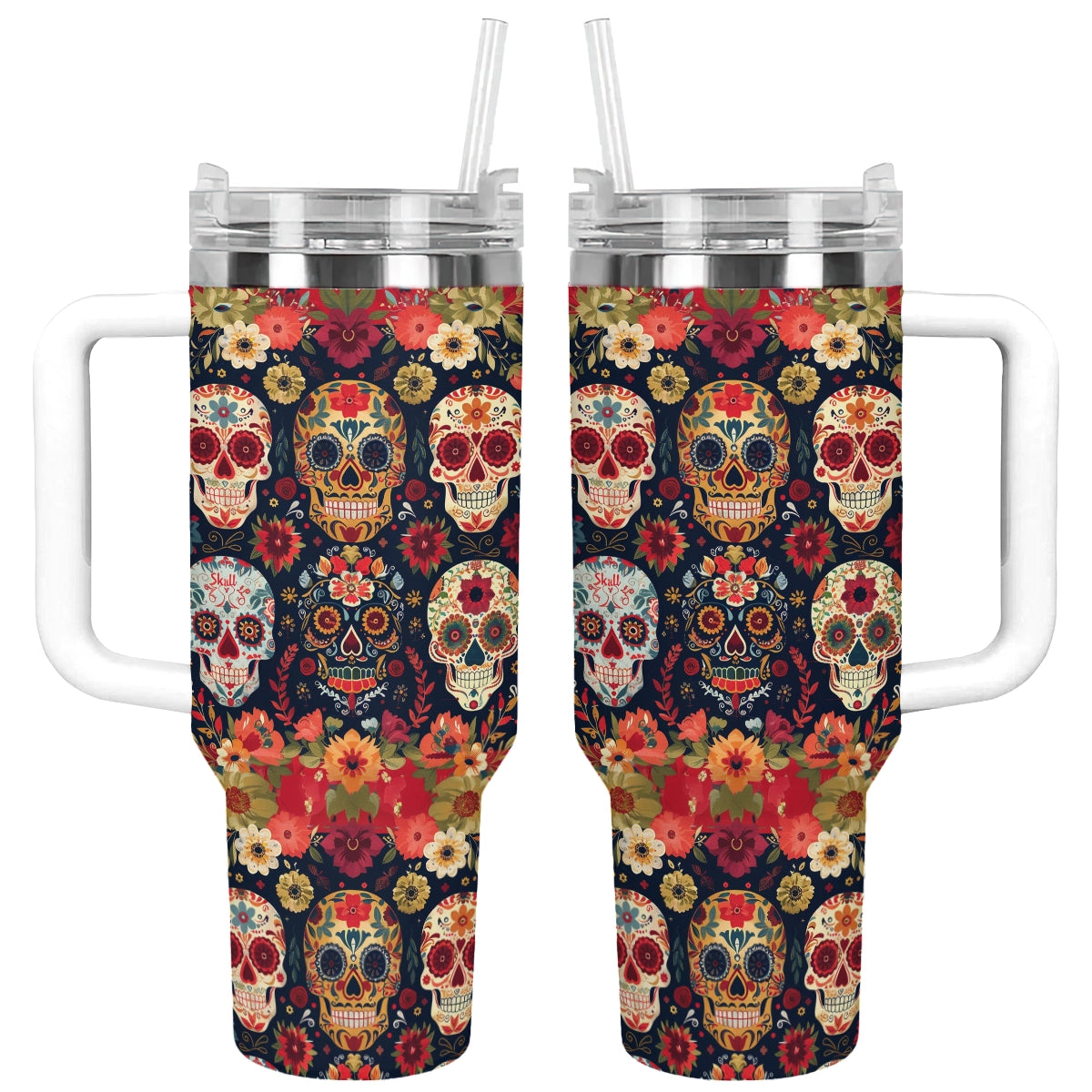 Glänzender Becher mit Totenkopf-Motiv