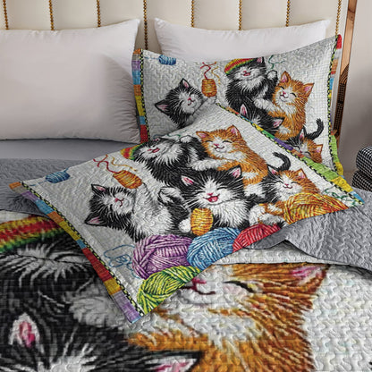 Shineful All Season Quilt 3-Piece Set Playful Kittens Yarn