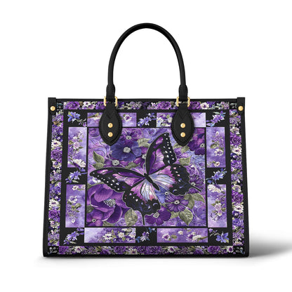 Sac en cuir brillant avec de magnifiques fleurs de papillon violet