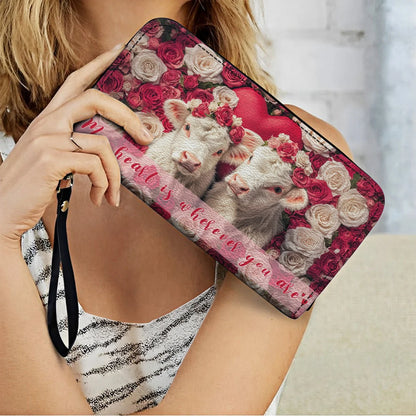 Pochette en cuir brillante avec dragonne et breloque vache Saint-Valentin