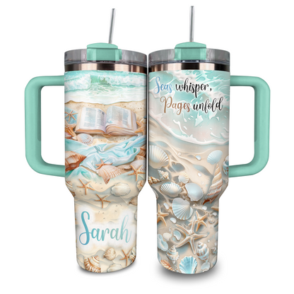 Glänzender personalisierter Becher „Seas Whisper Pages Unfold“