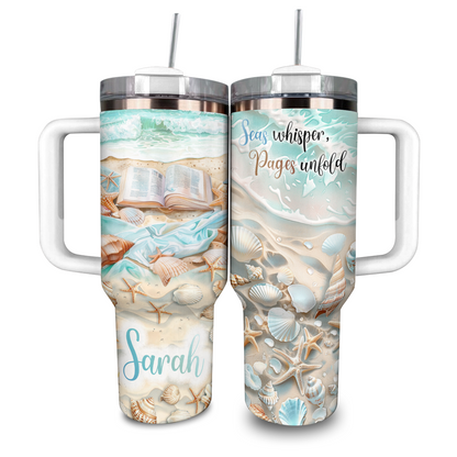 Glänzender personalisierter Becher „Seas Whisper Pages Unfold“