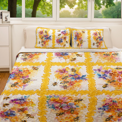 Shineful All Season Quilt 3-Piece Set Honeybee Harmony