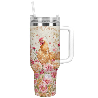 Poulet Shineful Tumbler dans le jardin fleuri