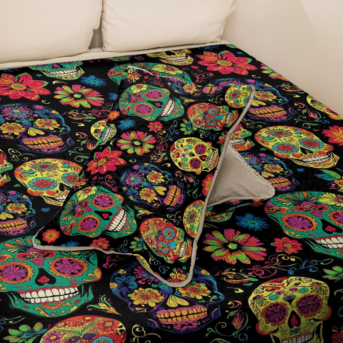 Shineful All Season Quilt 3-Piece Set Vibrant Calaveras Skull