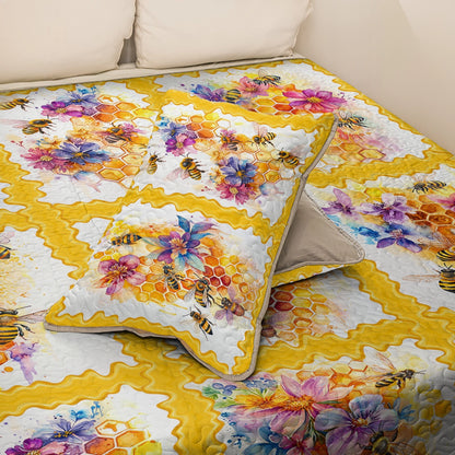 Shineful All Season Quilt 3-Piece Set Honeybee Harmony