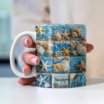 Tasse en céramique brillante avec une belle vue sur la mer