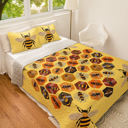 Shineful All Season Quilt 3-Piece Set Bee Buzzing Comfort