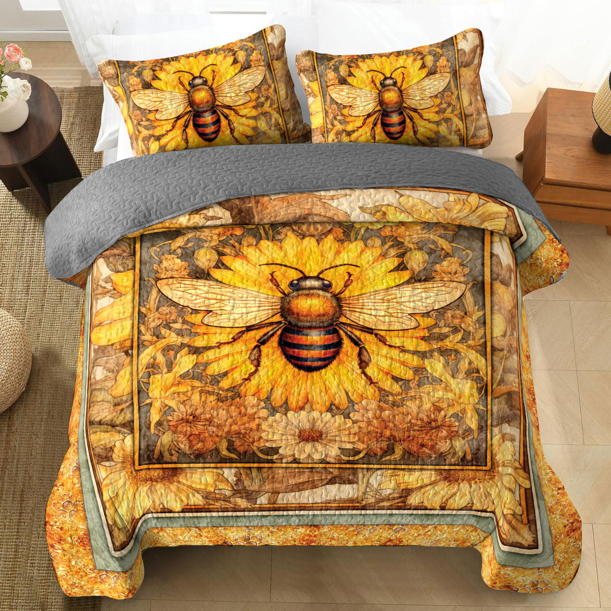 Shineful All Season Quilt 3-Piece Set Golden Queen Bee