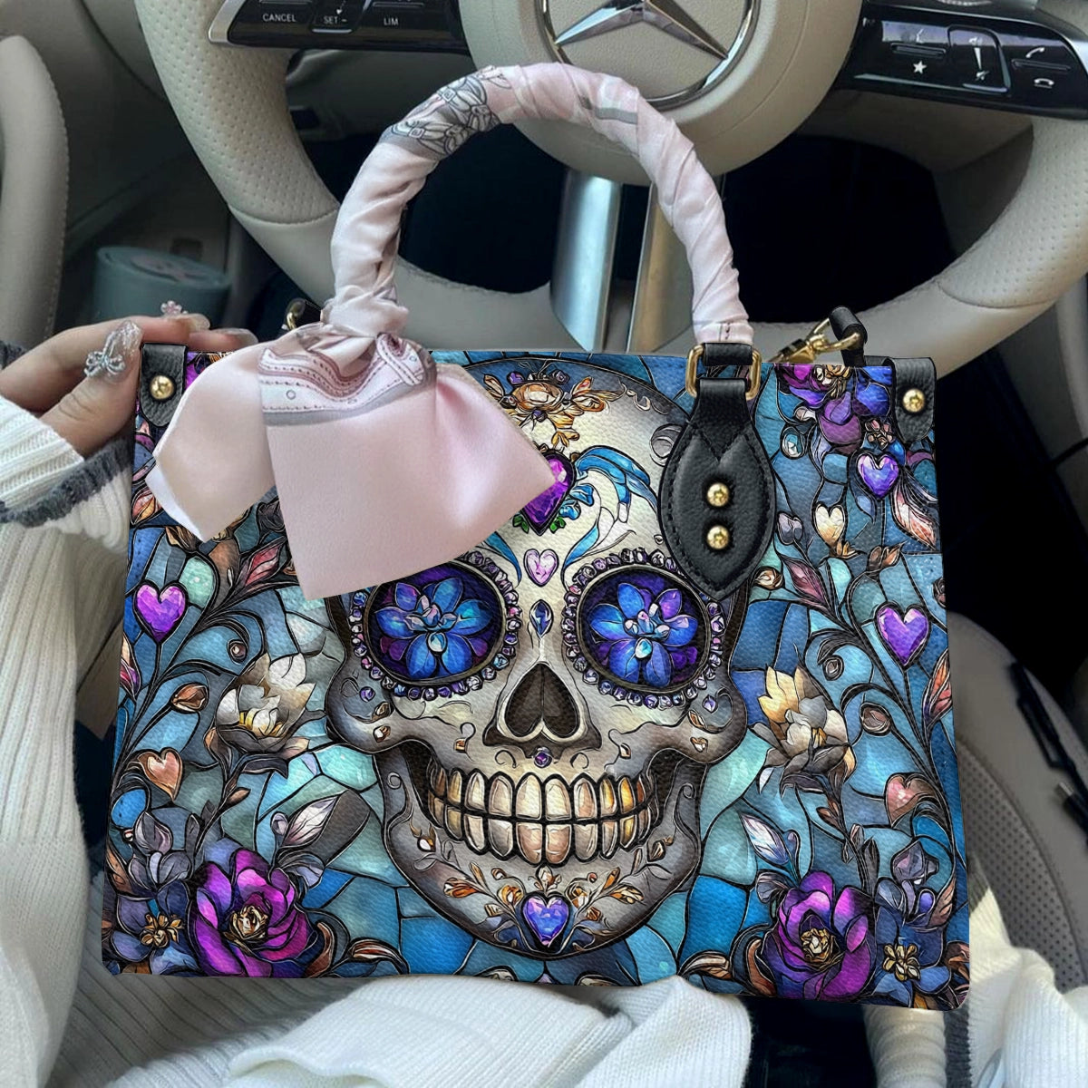 Glänzende Ledertasche Lumina Gothic Skull