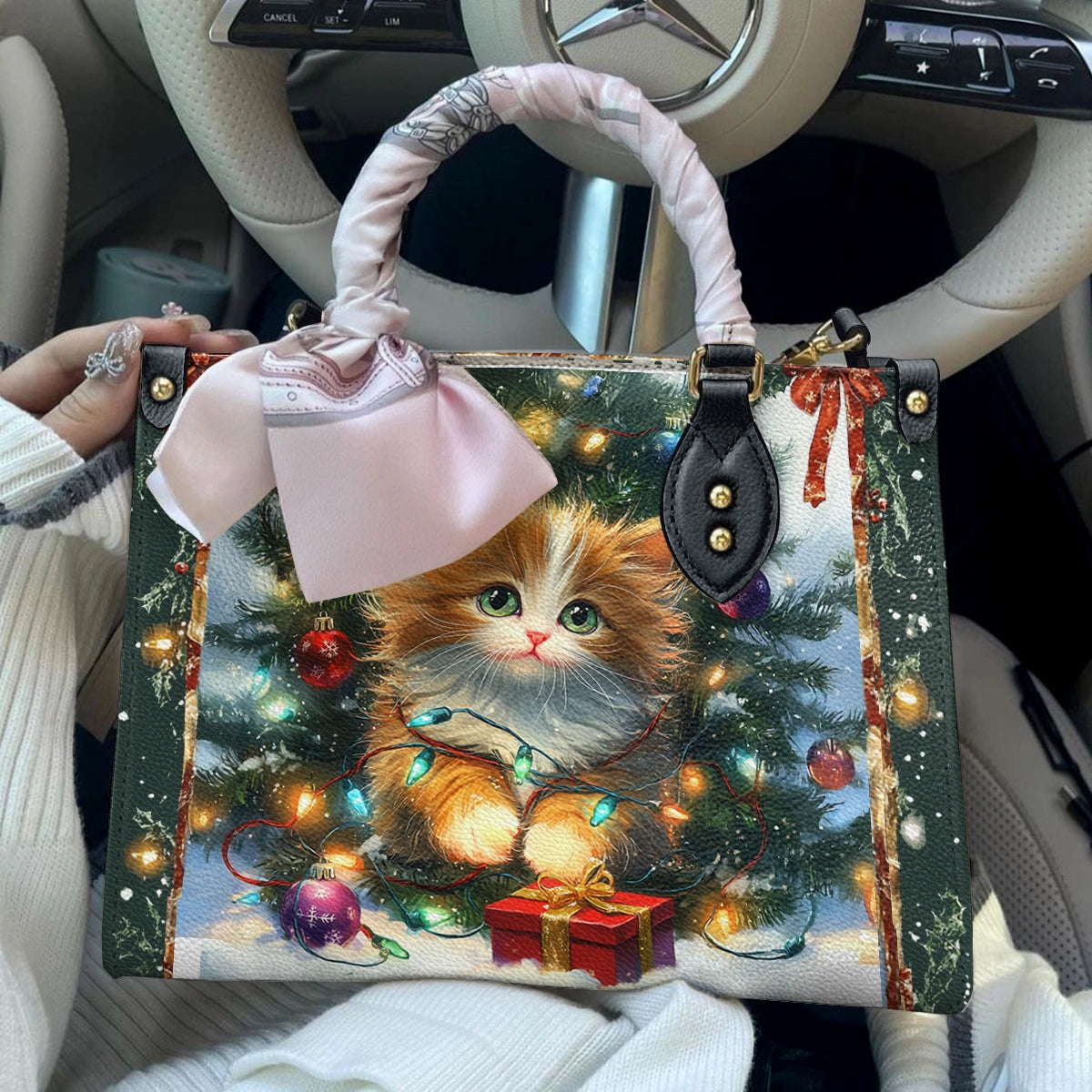 Shineful Leather Bag Under the Tree with Christmas Kitty