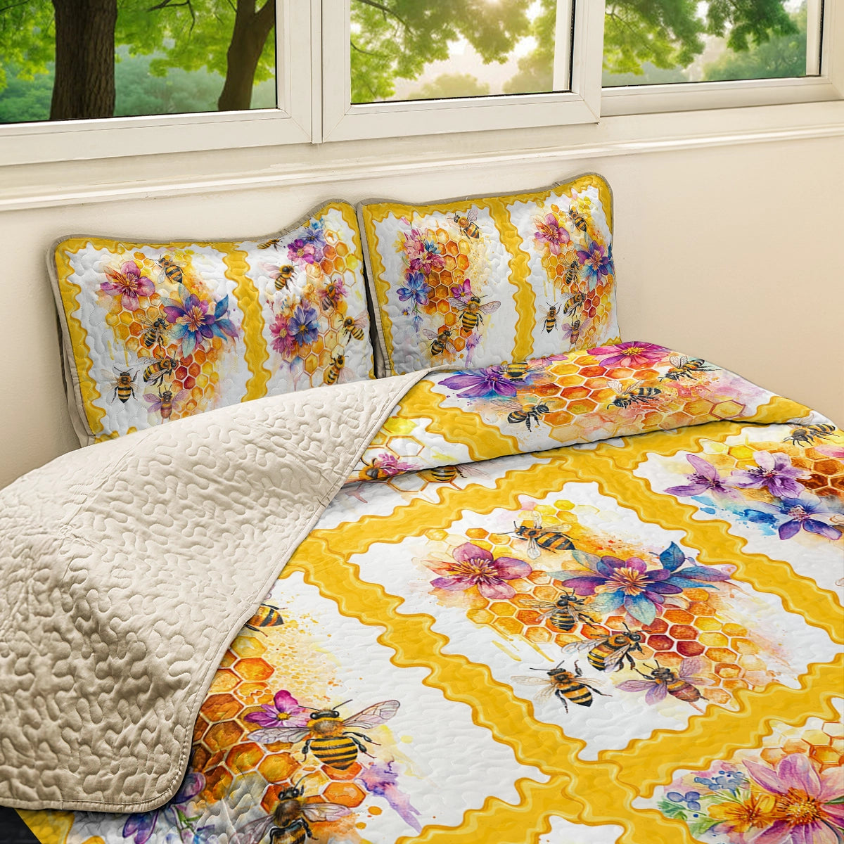 Shineful All Season Quilt 3-Piece Set Honeybee Harmony