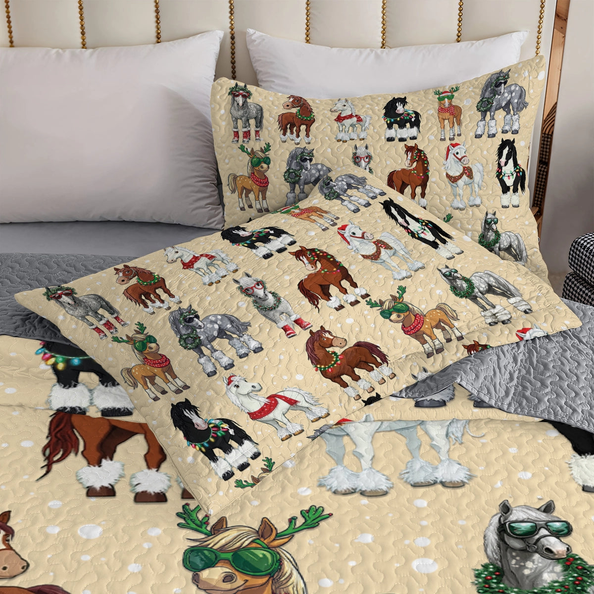 Shineful All Season Quilt 3-Piece Set - Horse Holiday Hoofin' Around