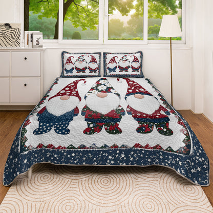 Shineful All Season Quilt 3-Piece Set Winter Gnome Triplet