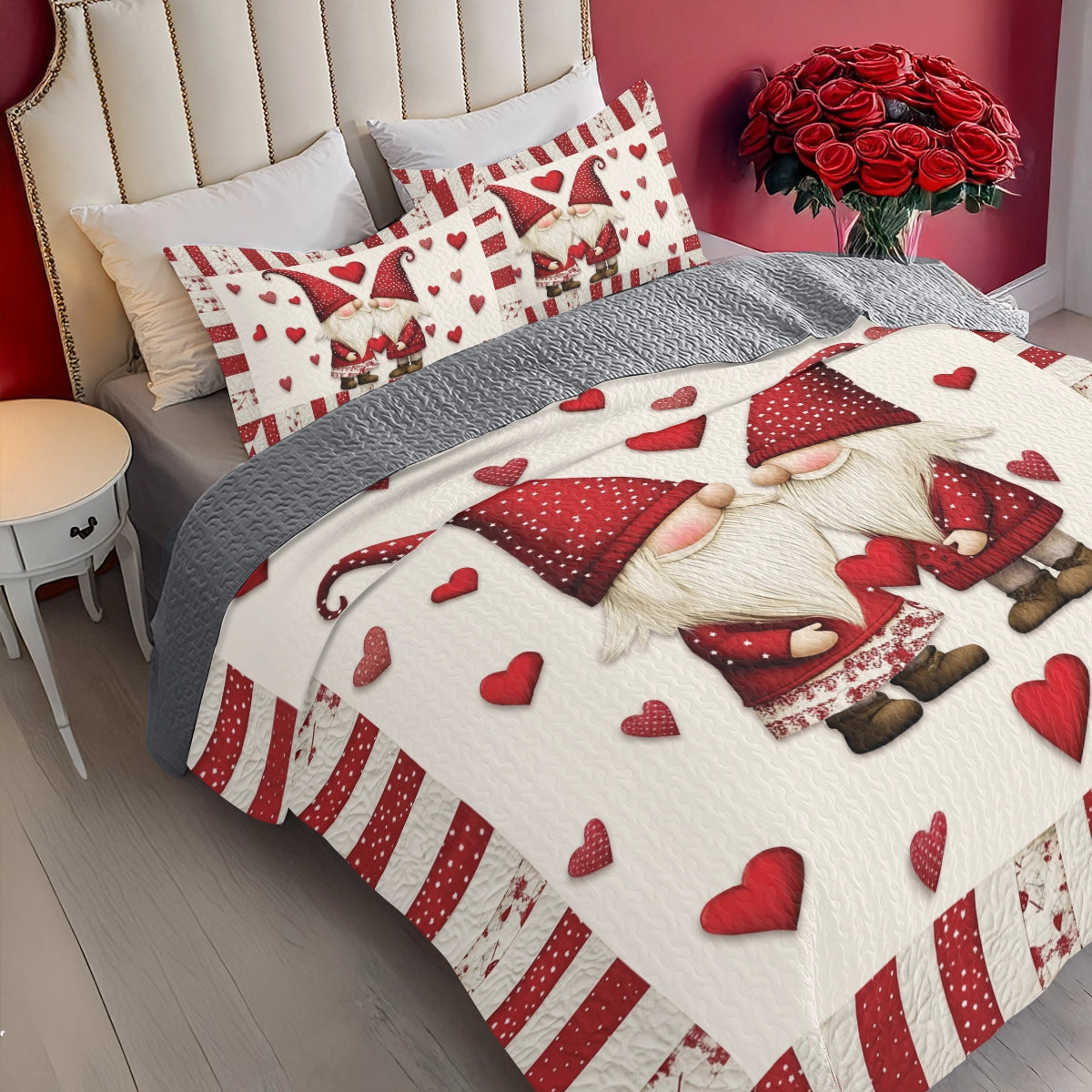 Shineful All Season Quilt 3-Piece Set Hugging Hearts Gnome