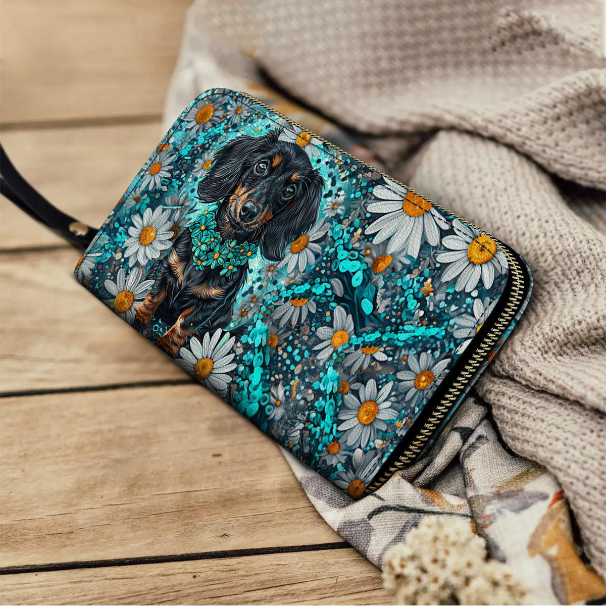 Glänzende Clutch aus Leder mit Trageriemen, Dackel, Gänseblümchen