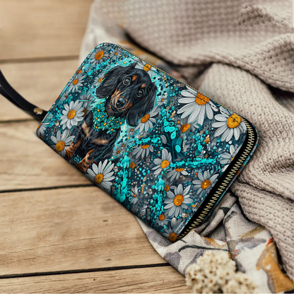 Glänzende Clutch aus Leder mit Trageriemen, Dackel, Gänseblümchen