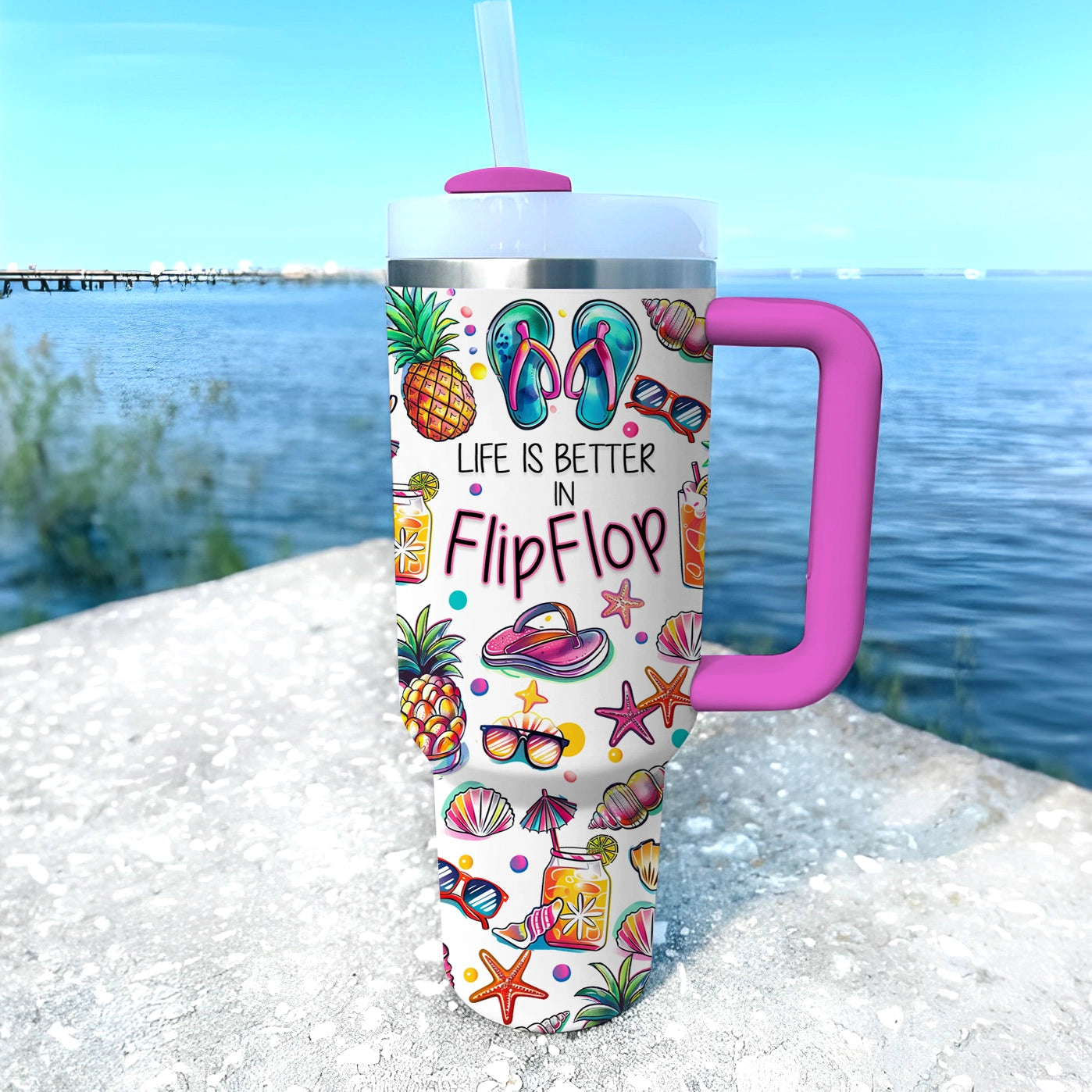 Glänzender Becher mit personalisiertem Sunny Flipflop