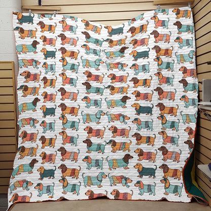 Shineful Flat Print Faux Quilt Blanket Playful Dachshunds v3