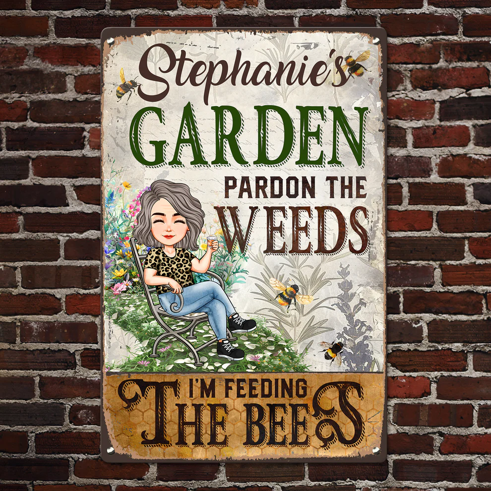 I'm Feeding The Bees - Personalized 2D Flat Print Metal Sign