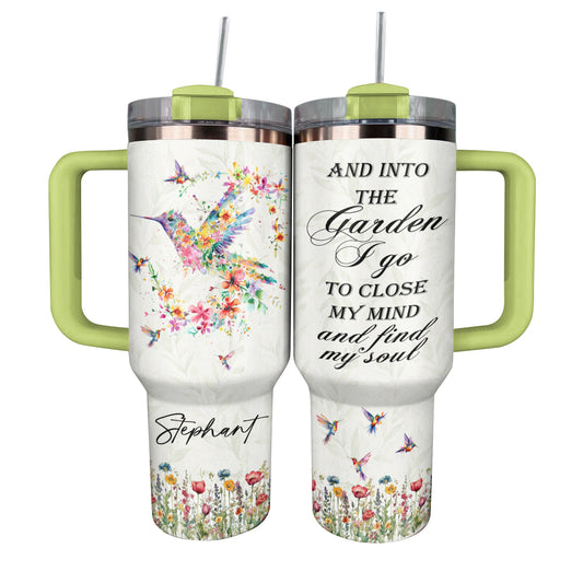 Glänzende Tumbler-Kolibris aus Blumen