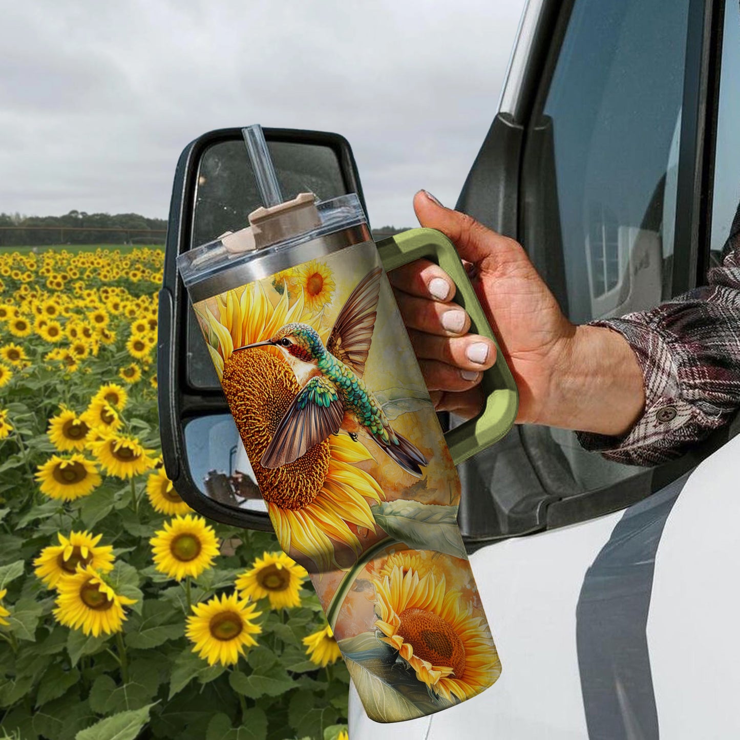 Glänzender Becher mit Kolibri und Sonnenblume