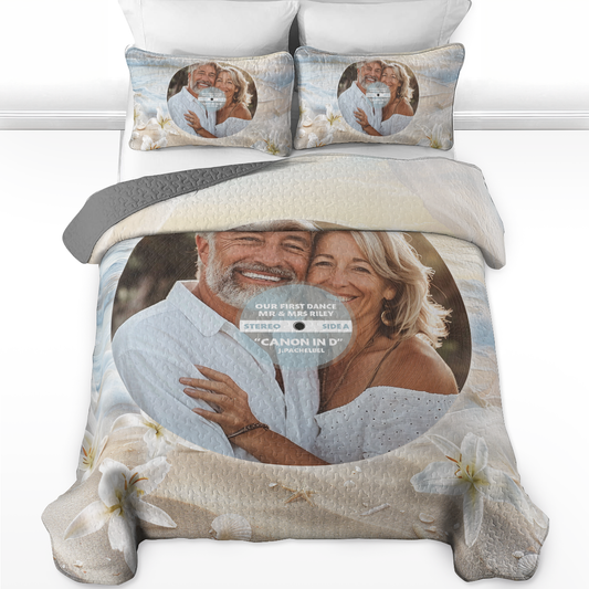 Shineful Personalisiertes 3-teiliges Quilt-Set für alle Jahreszeiten Our First Dance Beach Edition