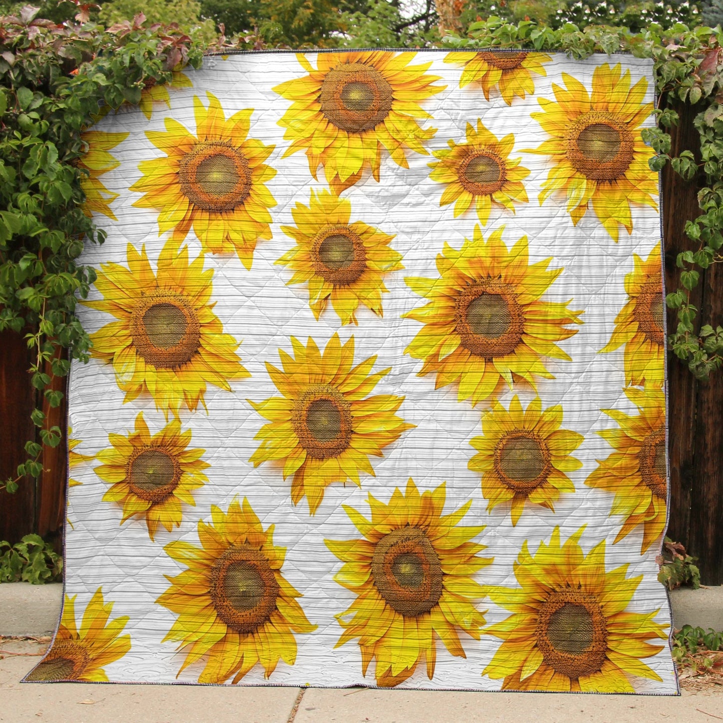 Glänzende, flache Steppdecke mit Aufdruck „Violette Sonnenblume“ 