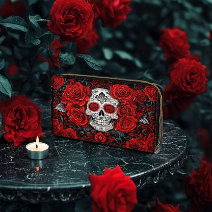 Pochette en cuir brillant avec dragonne et poignée élégante en forme de tête de mort et de roses rouges