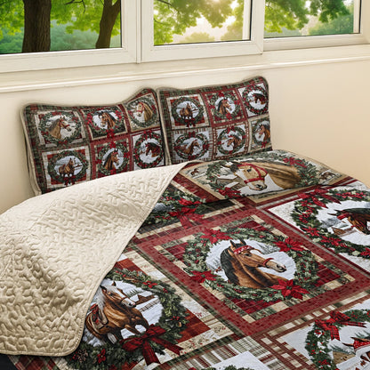 Shineful All Season Quilt 3-Piece Set Horse Holiday Hooves