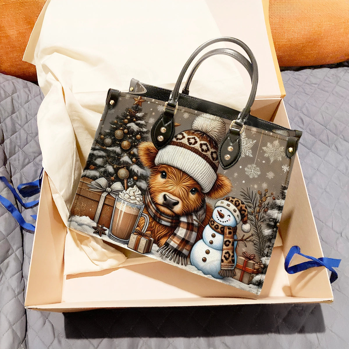 Glänzende Ledertasche Cozy Cow Winter Wonderland Edition