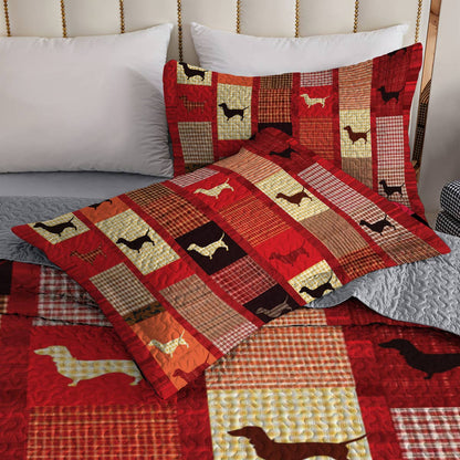 Shineful All Season Quilt 3-Piece Set Playful Dachshund