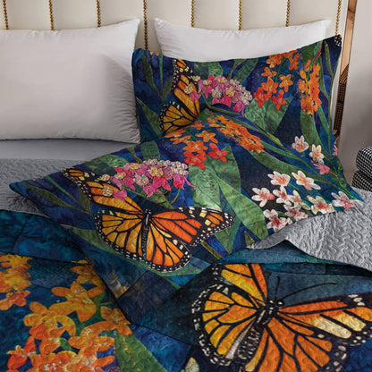 Shineful All Season Quilt 3-Piece Set Monarch Butterflies And Milkweed Plant