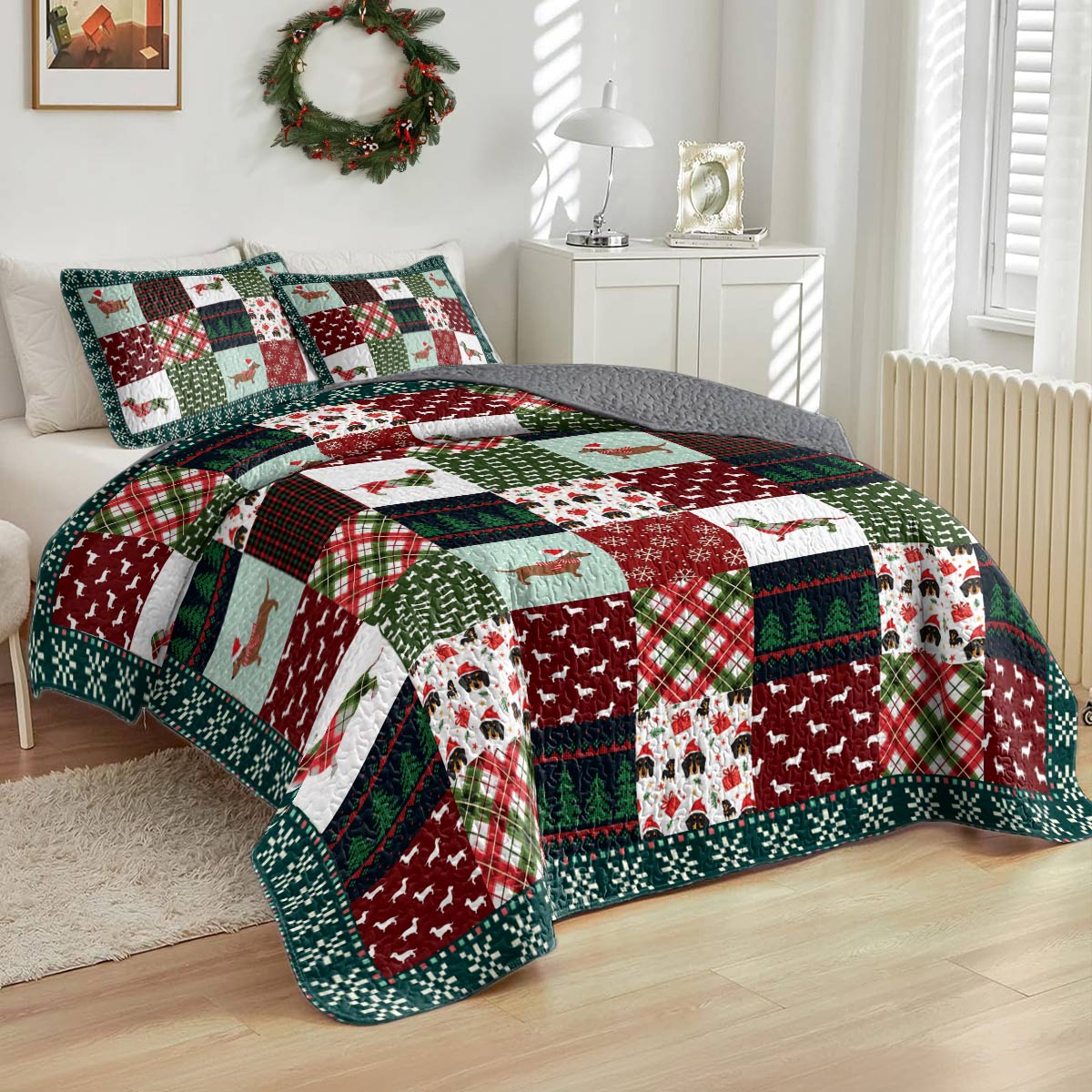 Shineful All Season Quilt 3-Piece Set Dachshund Christmas