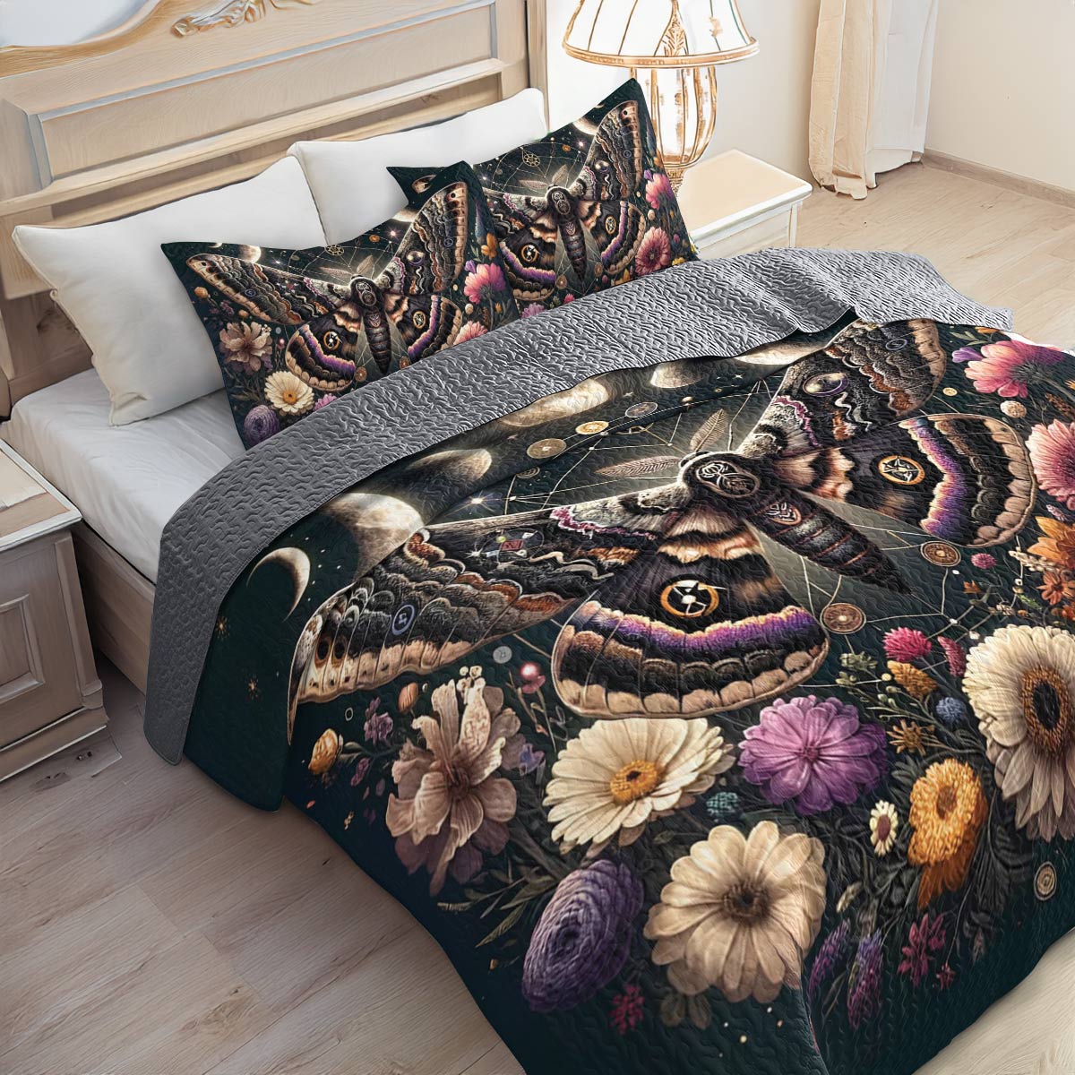 Shineful All Season Quilt 3-teiliges Set Celestial Moth