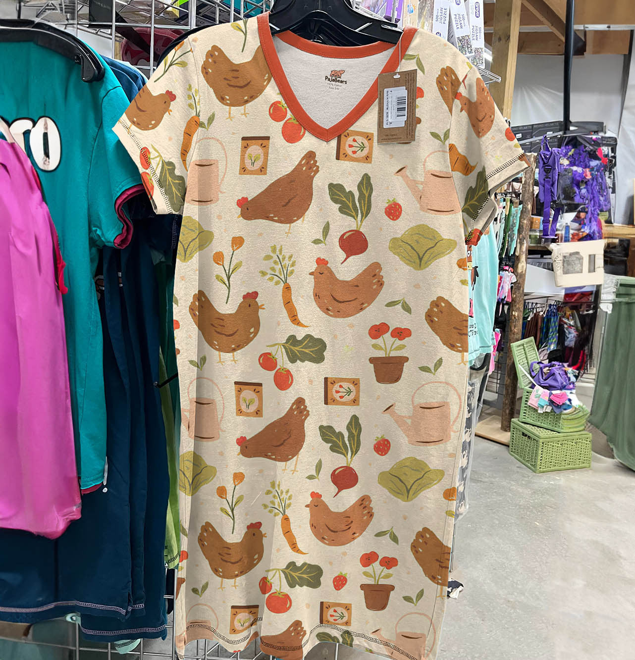 Chicken Shineful® V-Neck Nightshirts Chickens In Farm Lk8 Nightshirt