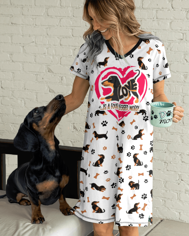 L O V E Dachshund Shineful® V-Neck Nightshirts Love Is A Four Legged Words Qd5