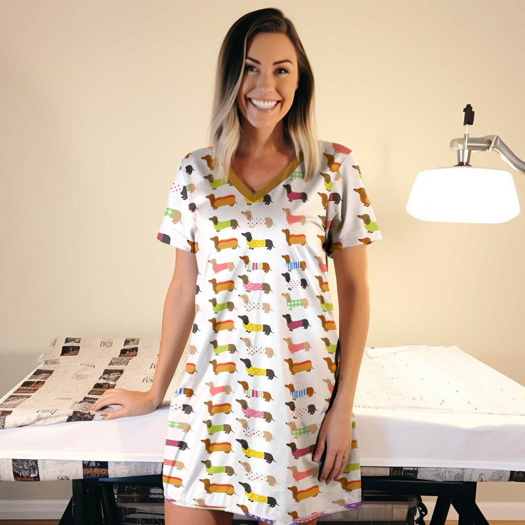 Dachshund Shineful® V-Neck Nightshirts Polka Dots Tl10