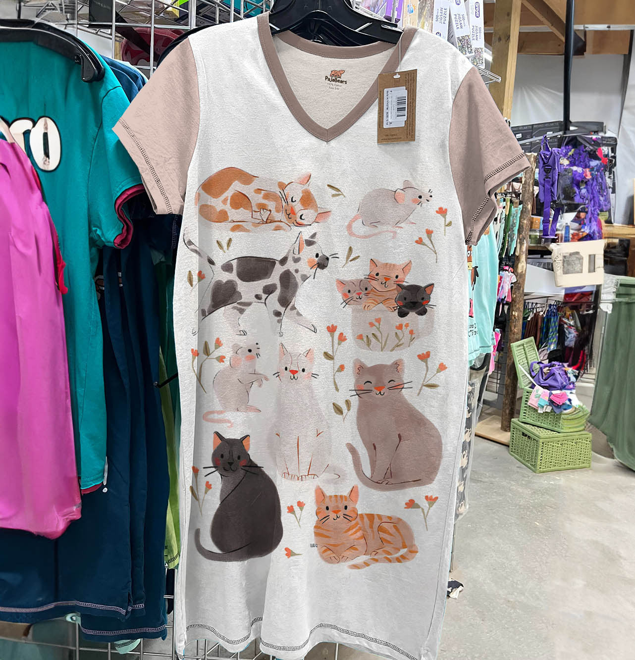 Cat Shineful® V-Neck Nightshirts Cats And Flowers