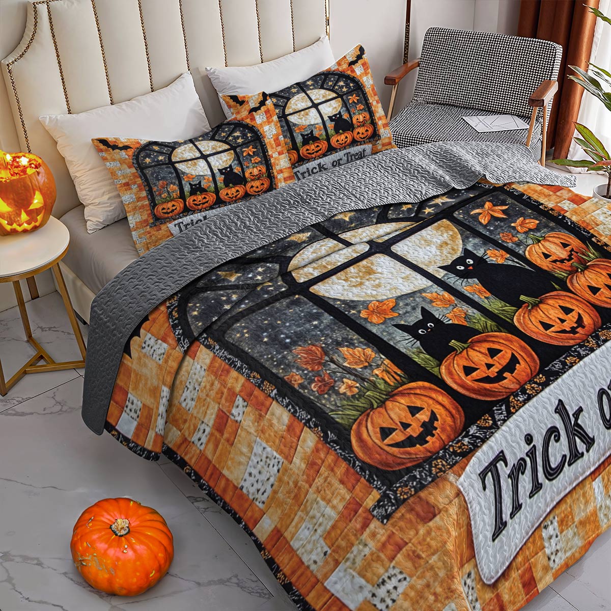 Shineful All Season Quilt 3-Piece Set Trick Or Treat Inside The Window