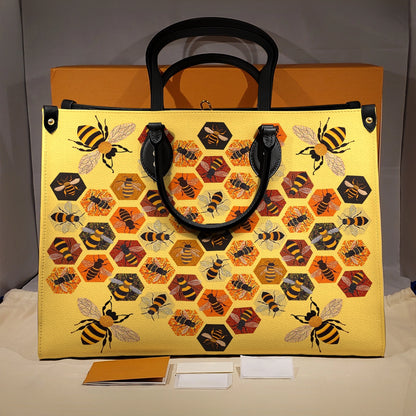 Shineful Leather Bag Bee Buzzing Comfort