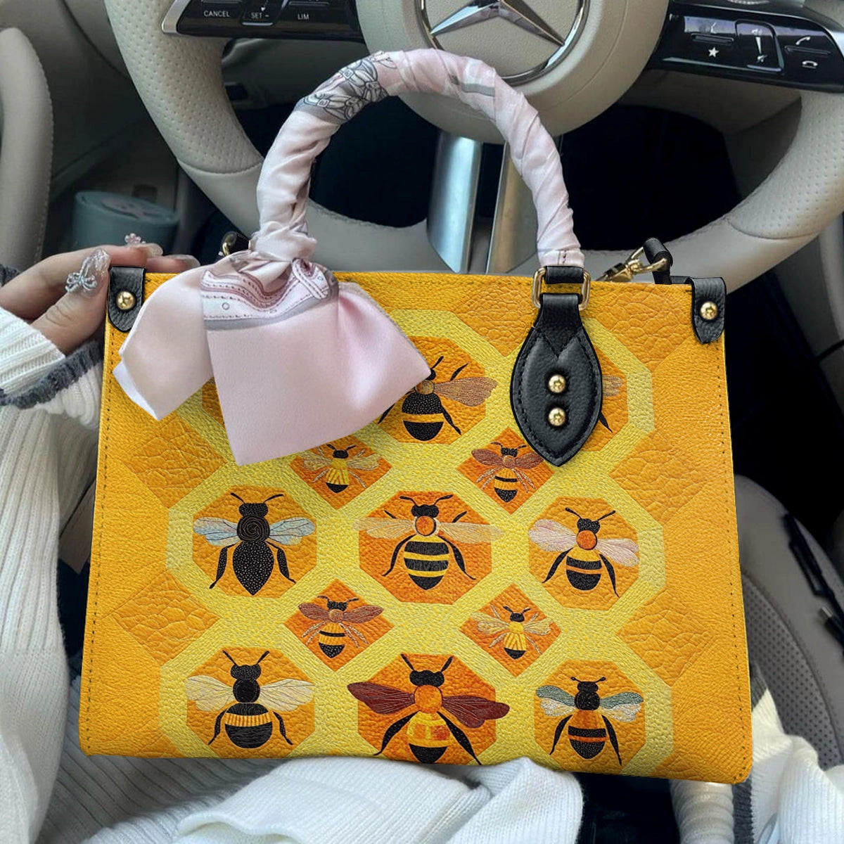 Shineful Leather Bag Bee Cozy