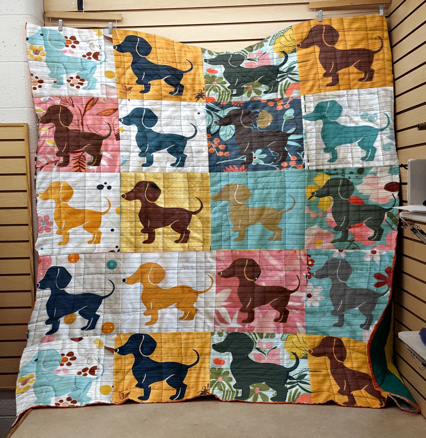 Shineful Flat Print Faux Quilt Blanket Summer Dachshunds Lovely