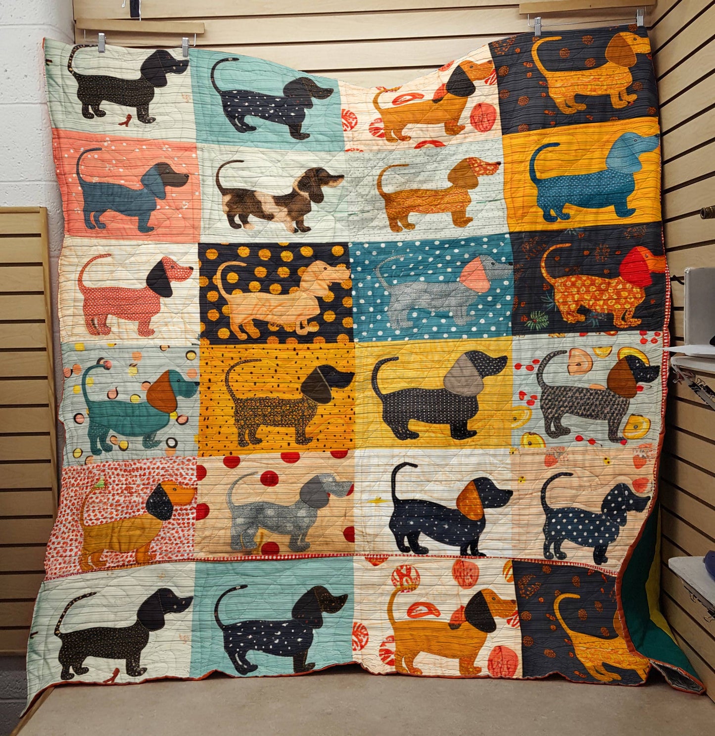 Shineful Flat Print Faux Quilt Blanket Energetic Dachshunds